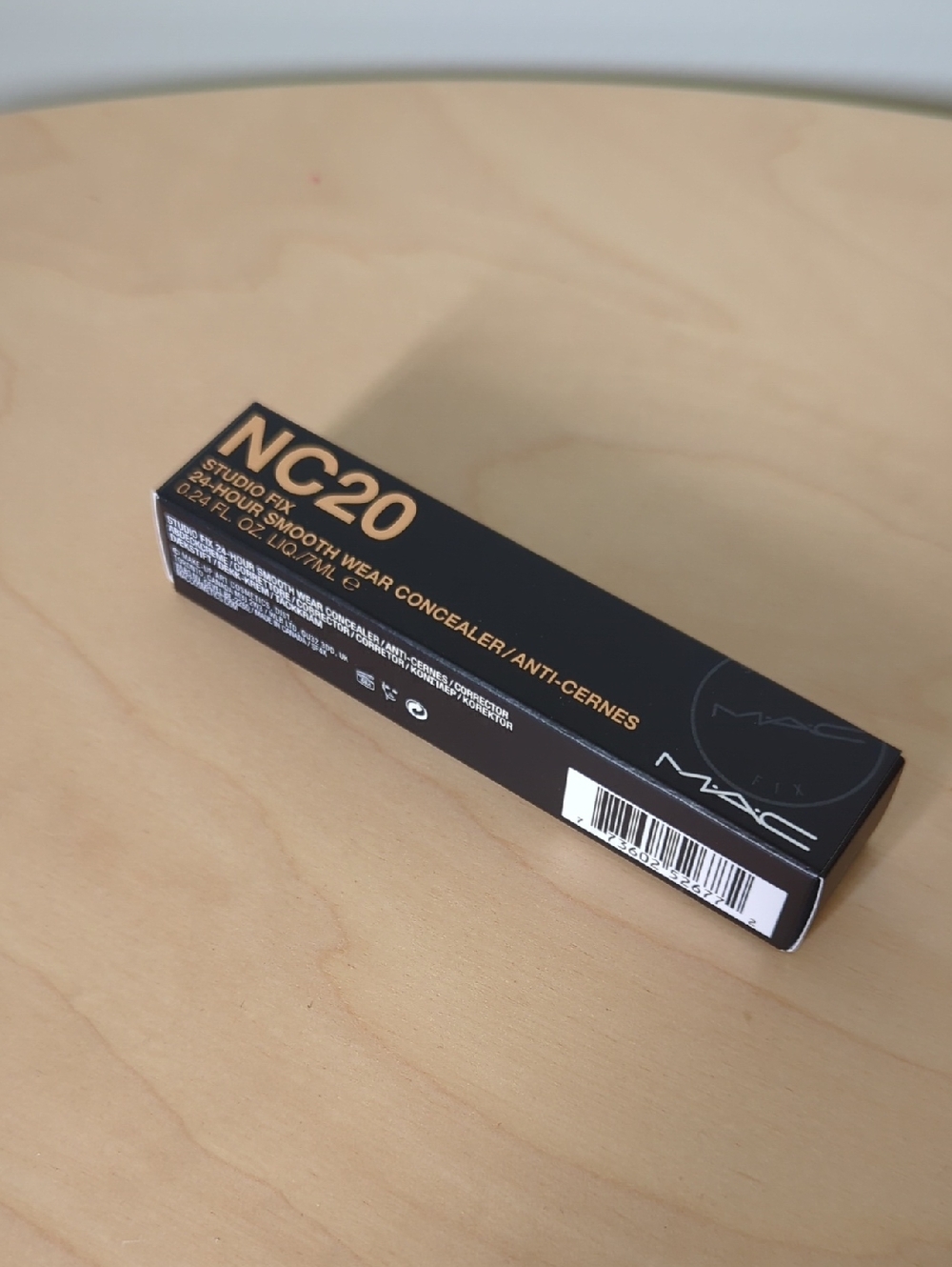 MAC Studio Fix 24 Hour Smooth Wear Concealer In NC20